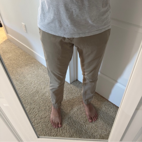 Men’s lululemon khaki joggers - Picture 5 of 9